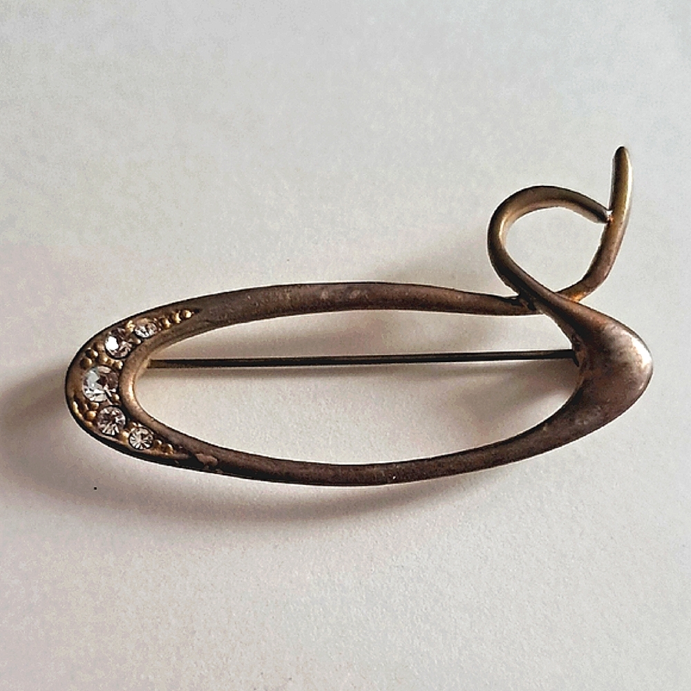 Elegant Gold TARNISHED Vintage Oval Brooch with 5 Rhinestones